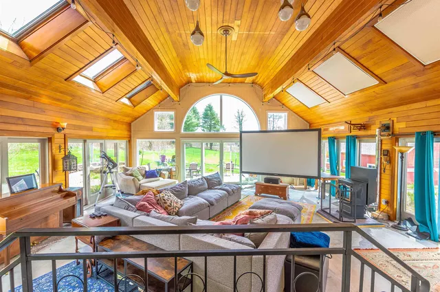 $950,000 | 199 Pine Hill Road, Hollis, NH 03049