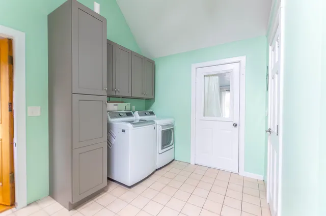 $950,000 | 199 Pine Hill Road, Hollis, NH 03049