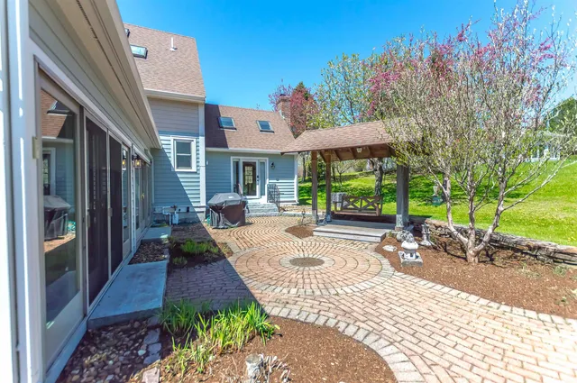 $950,000 | 199 Pine Hill Road, Hollis, NH 03049