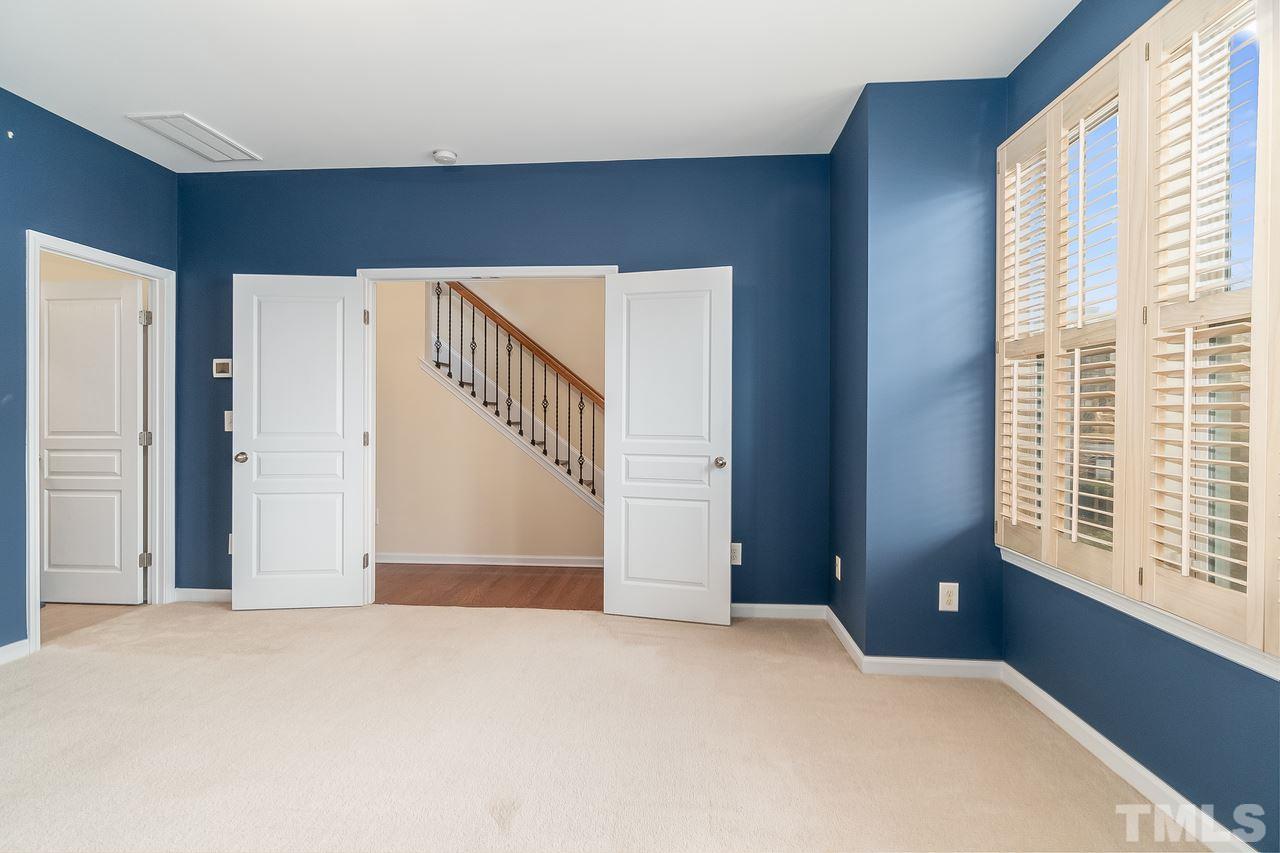 10121 Glen Autumn Road Raleigh, NC 27617 - Photo 5 of 28 Gallery Image 5