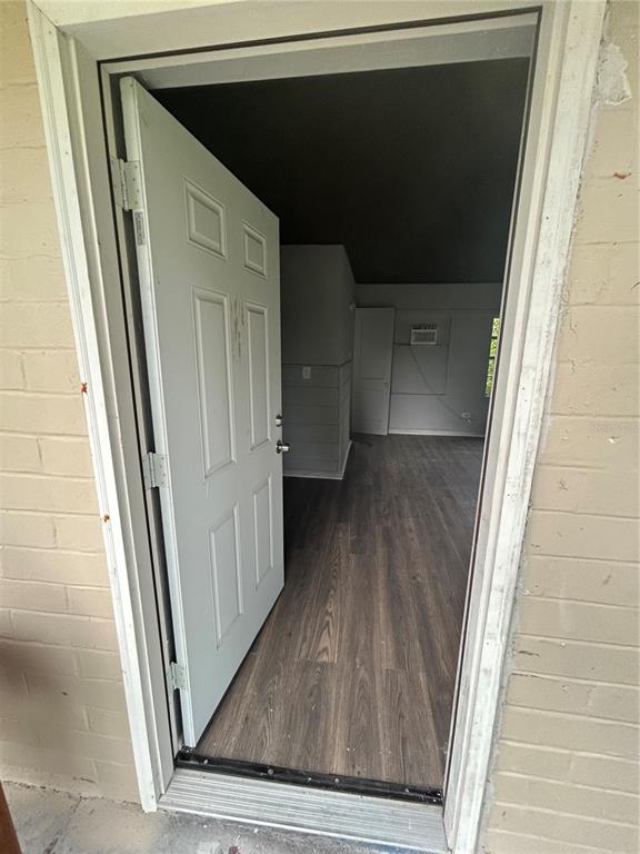 8010 Southeast Us Highway Hawthorne, FL 32640 - Photo 20 of 22 a view of a hallway