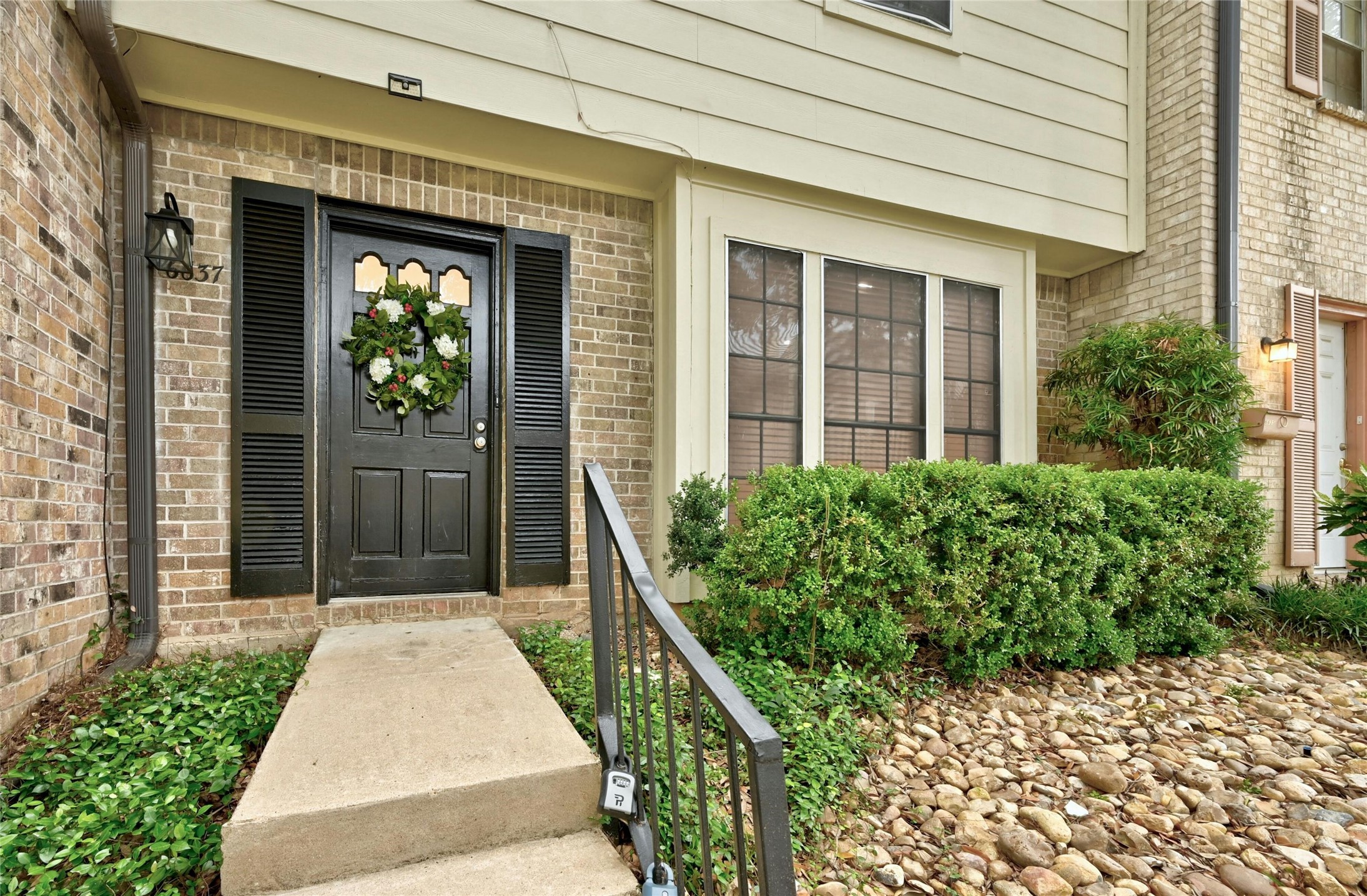 6637 Valleyside Road Austin, TX 78731 - Photo 1 of 27