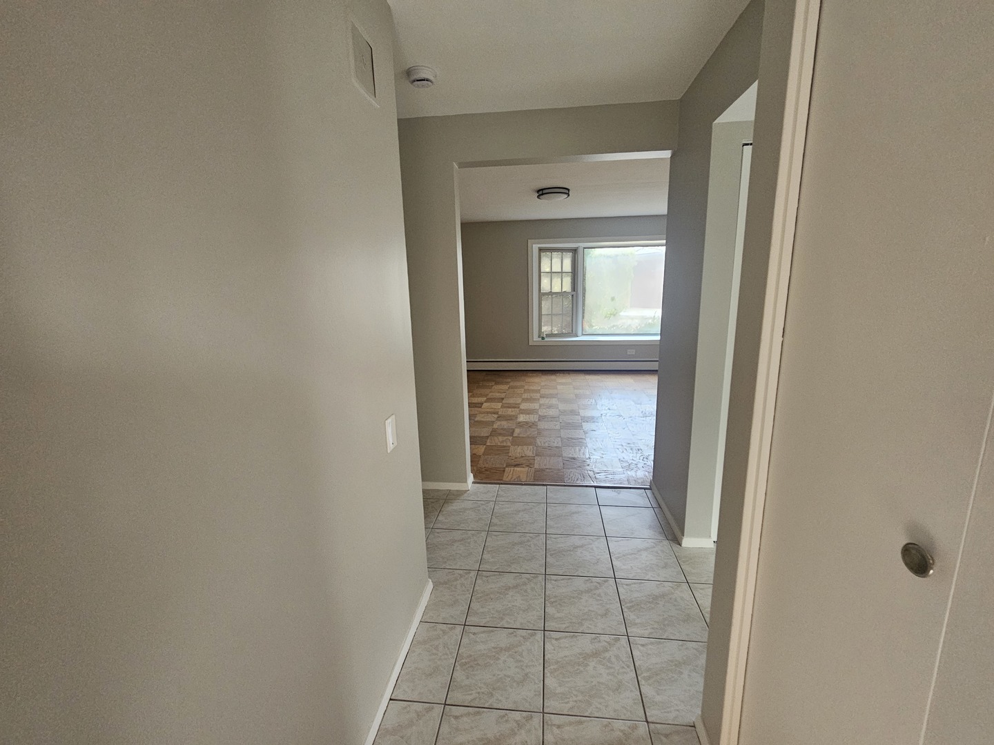 863 North Northwest Highway, Unit 1 Park Ridge, IL 60068 - Photo 6 of 21 a view of hallway with window