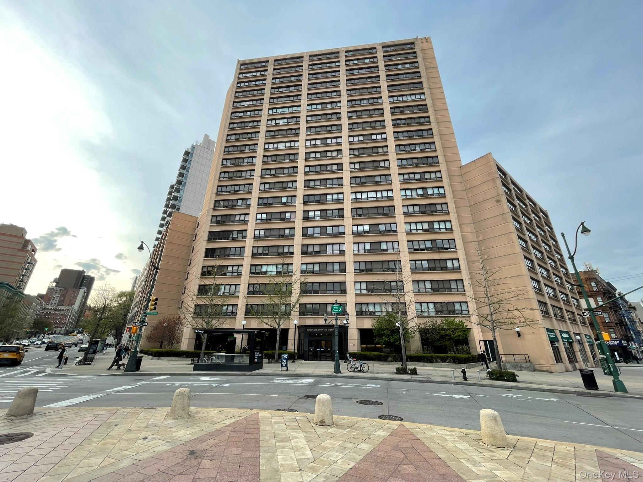 301 West 110th Street, Unit 14F Manhattan, NY 10026 - Photo 2 of 18 View of building exterior
