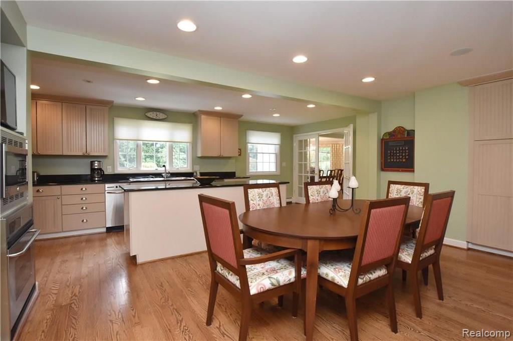 32135 Bingham Road Bingham Farms, MI 48025 - Photo 16 of 47