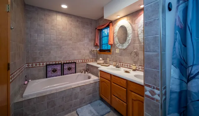 $515,000 | N22791 Carpenter Road, Niagara, WI 54151