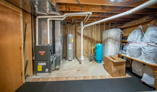 $515,000 | N22791 Carpenter Road, Niagara, WI 54151