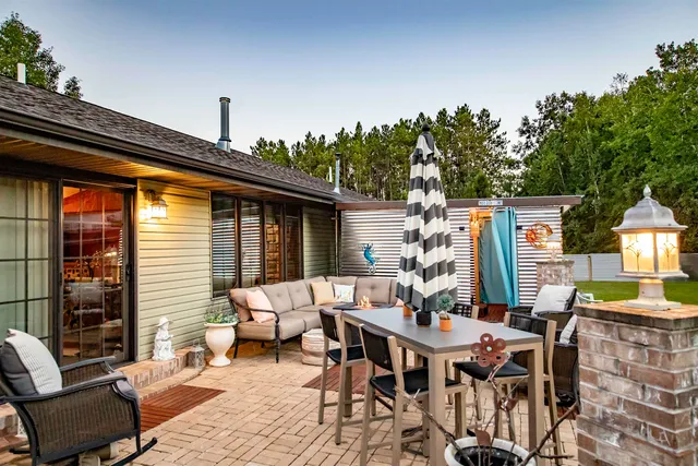 $515,000 | N22791 Carpenter Road, Niagara, WI 54151