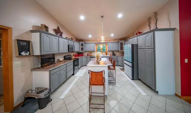 $515,000 | N22791 Carpenter Road, Niagara, WI 54151