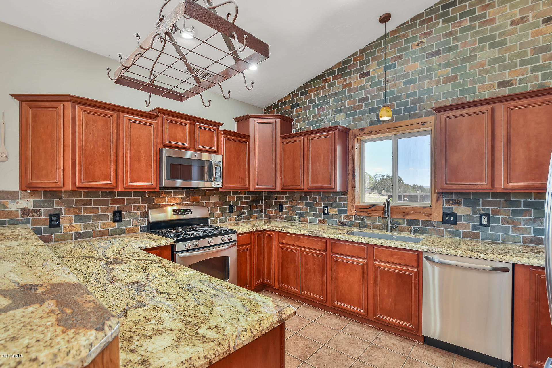 7560 Hutton Ranch Road Flagstaff, AZ 86004 - Photo 8 of 45 8. Granite & SS