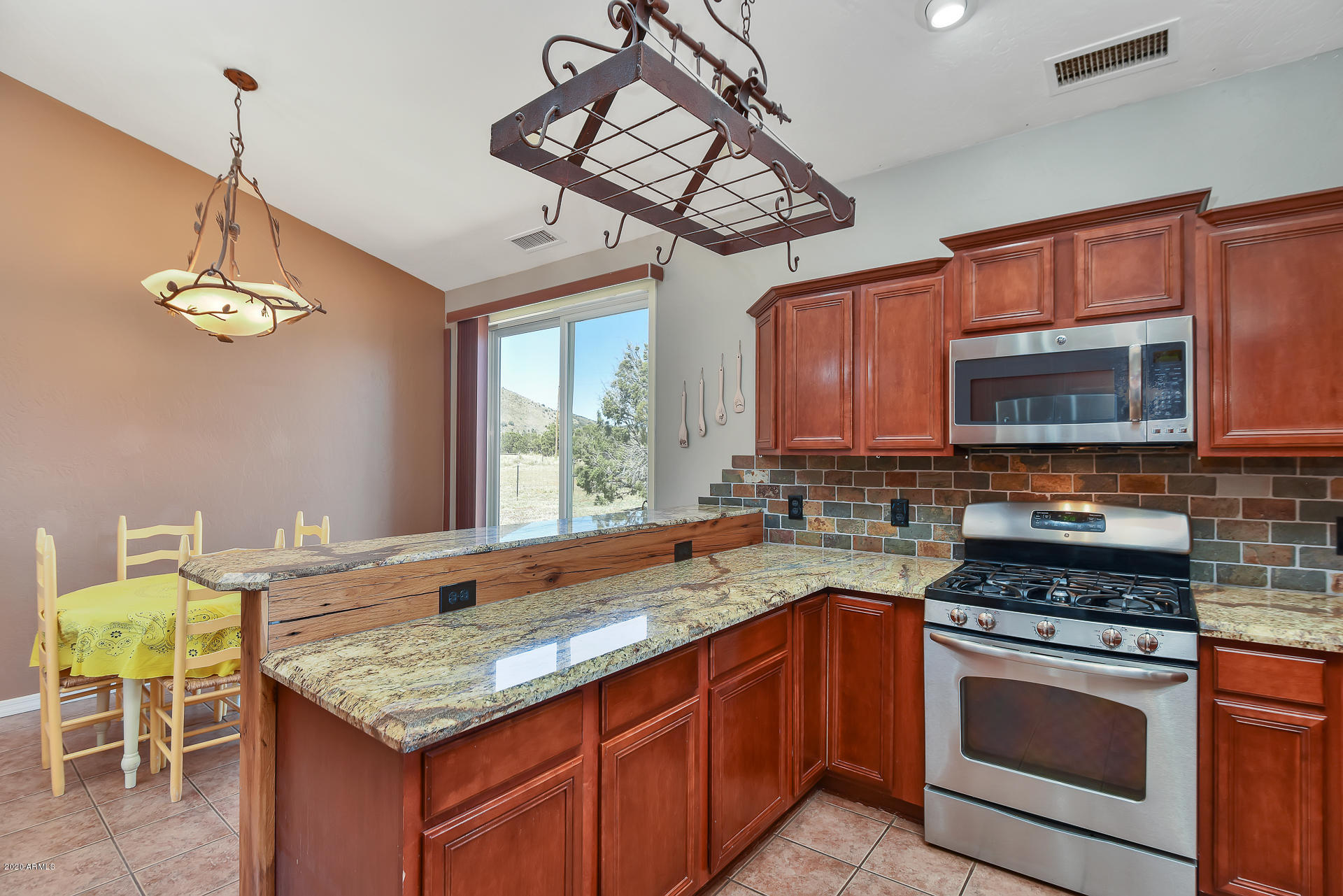 7560 Hutton Ranch Road Flagstaff, AZ 86004 - Photo 10 of 45 10. Kitchen to Dining Room