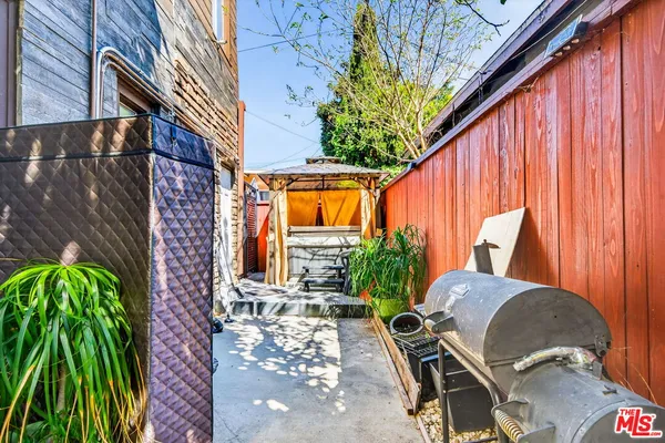 $3,200 | 5915 Lexington Avenue, Los Angeles, CA 90038