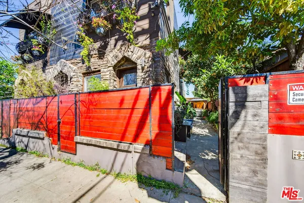 $3,200 | 5915 Lexington Avenue, Los Angeles, CA 90038