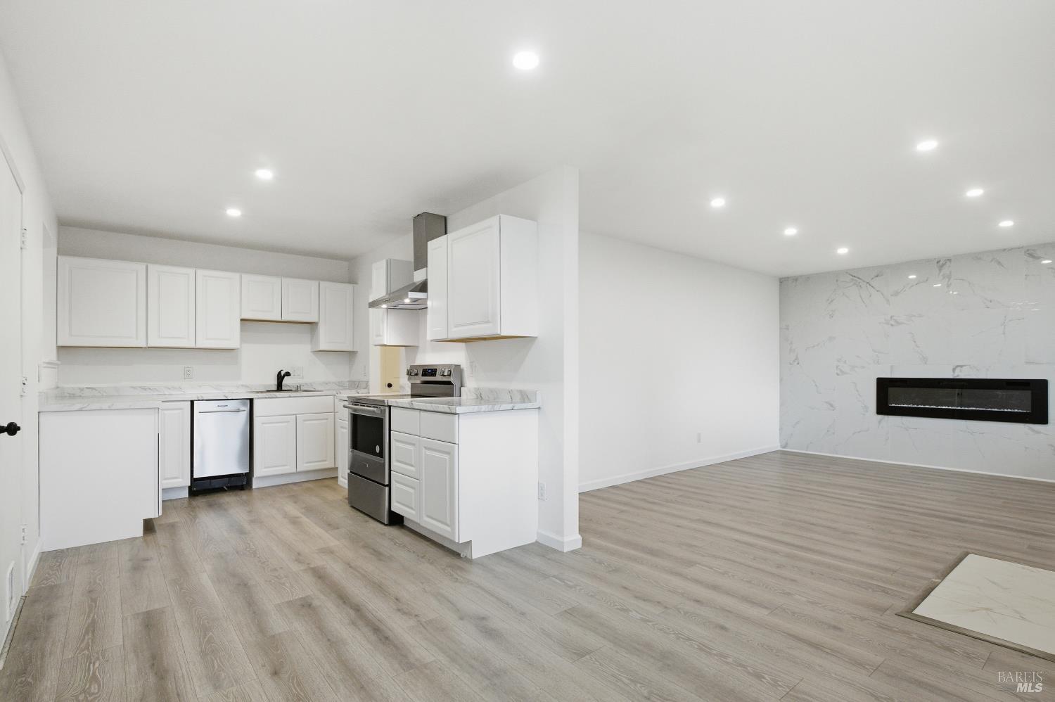 1443 Woolner Avenue Fairfield, CA 94533 - Photo 11 of 34