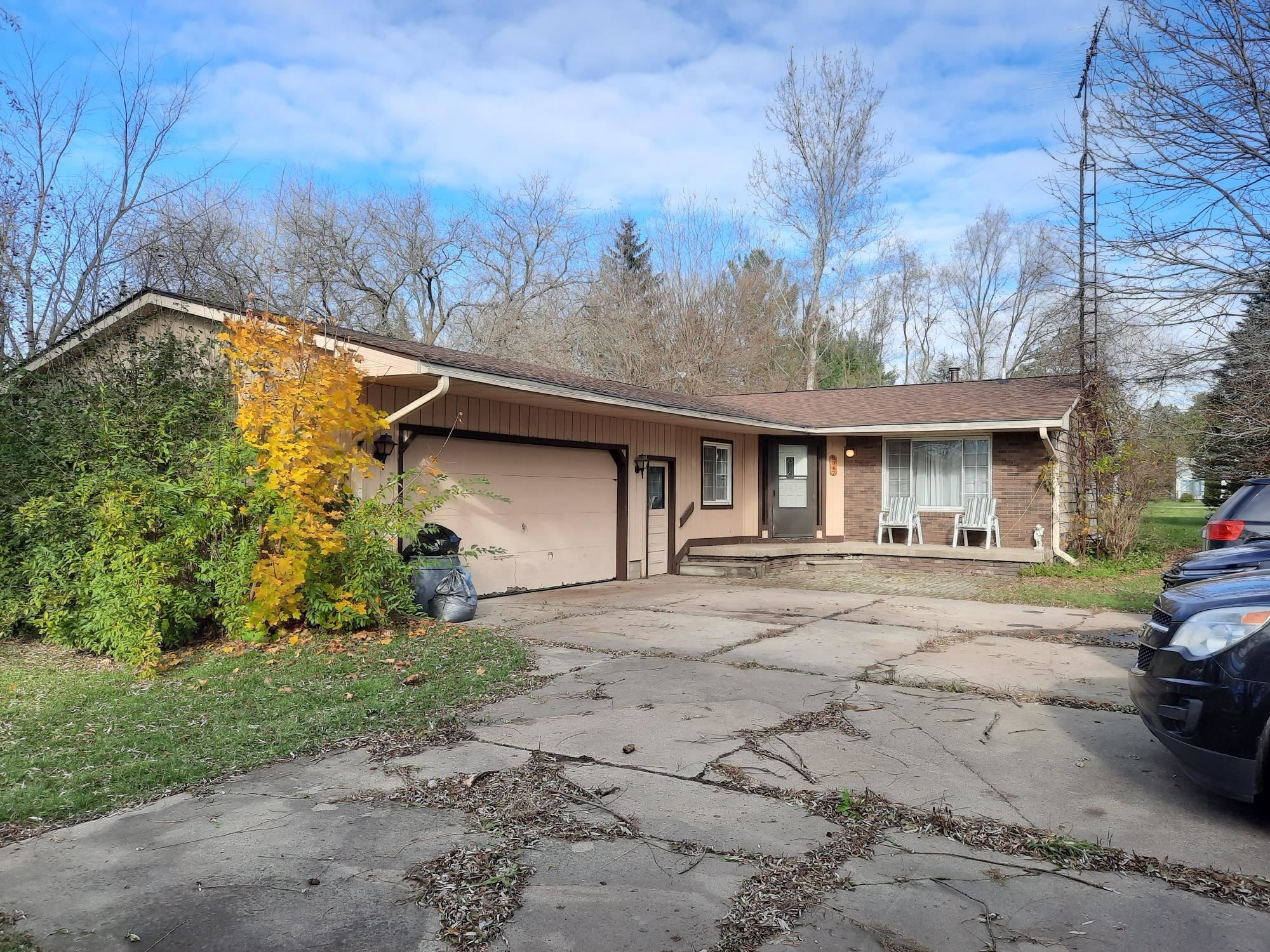 5347 East Carpenter Road Flint, MI 48506 - Photo 9 of 31 50127780-8.JPG