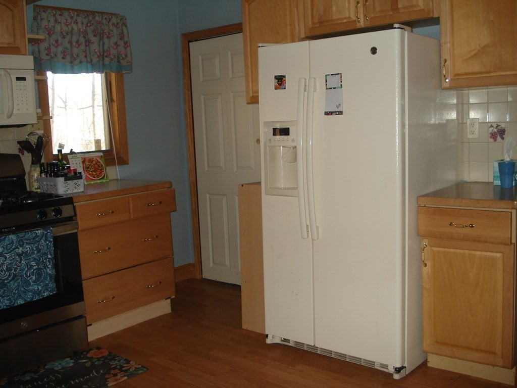 23 Ridge Road Reading, MA 01867 - Photo 7 of 20 Gallery Image 7