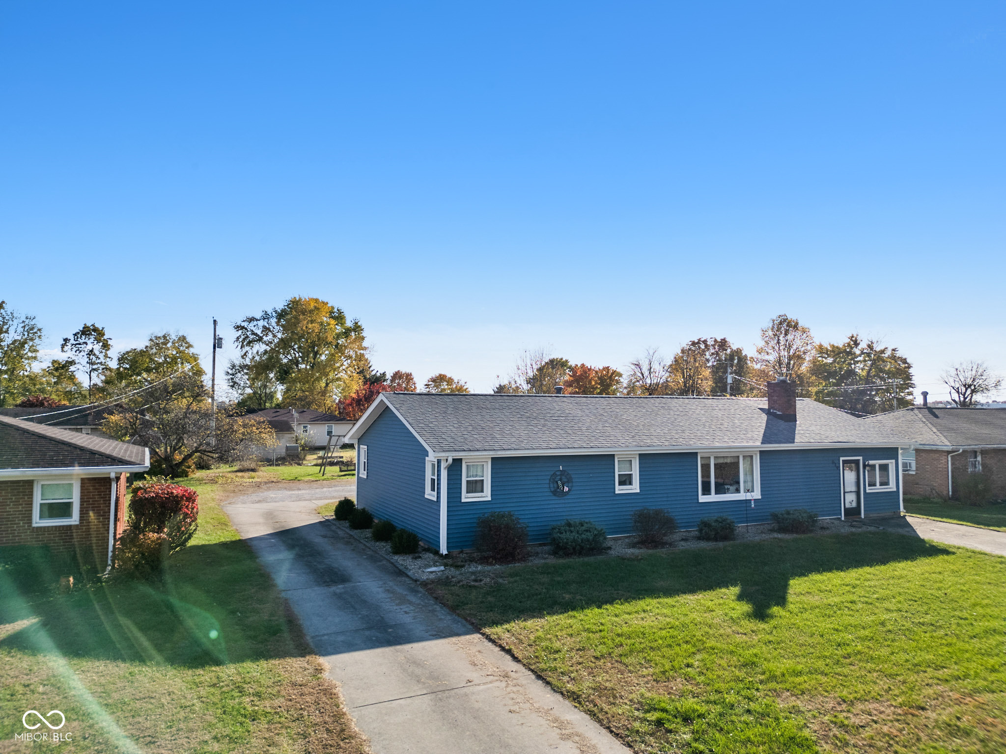 619 Falcon Drive Columbus, IN 47201 - Photo 3 of 34