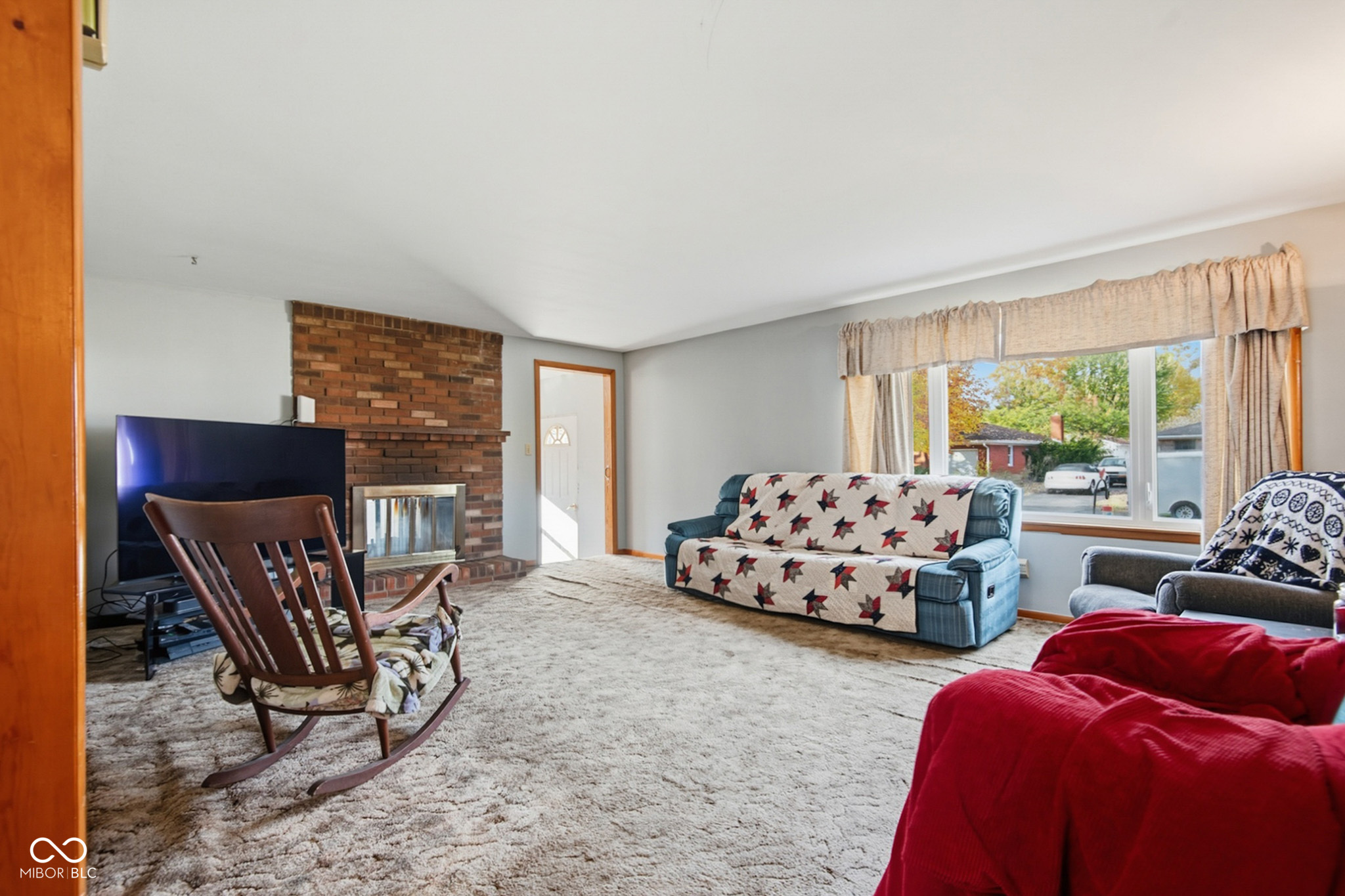 619 Falcon Drive Columbus, IN 47201 - Photo 5 of 34