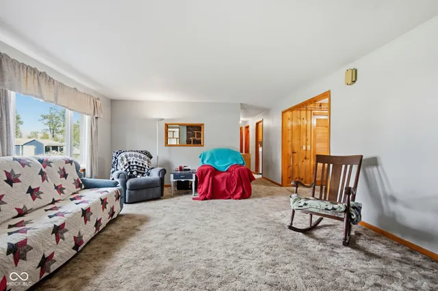 $209,900 | 619 Falcon Drive, Columbus, IN 47201