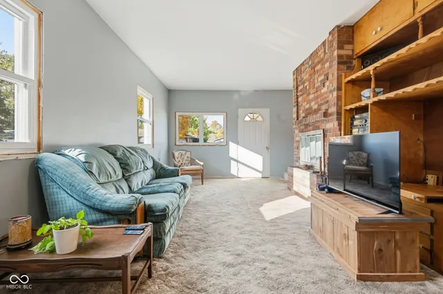 $209,900 | 619 Falcon Drive, Columbus, IN 47201