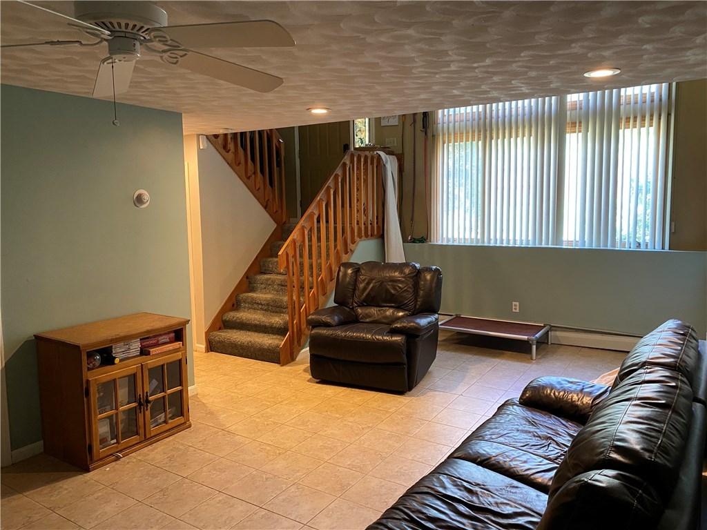 21 West Log Bridge Road Coventry, RI 02816 - Photo 12 of 24