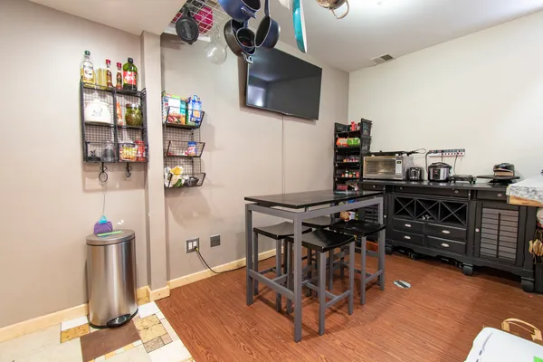 $5,000 | 1715 Church Street, Unit 1715, Evanston, IL 60201