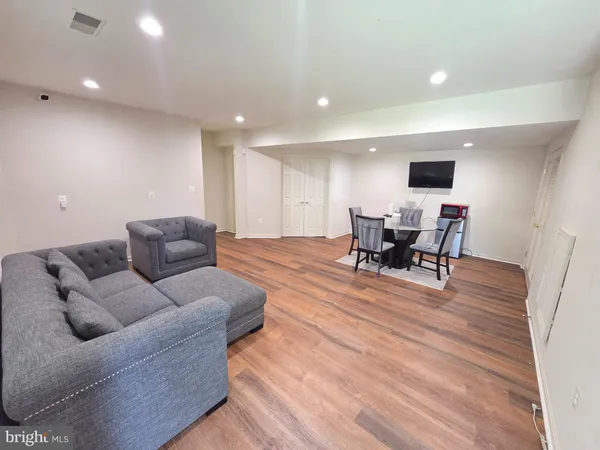 $1,800 | 2692 Cast Off Loop, Woodbridge, VA 22191