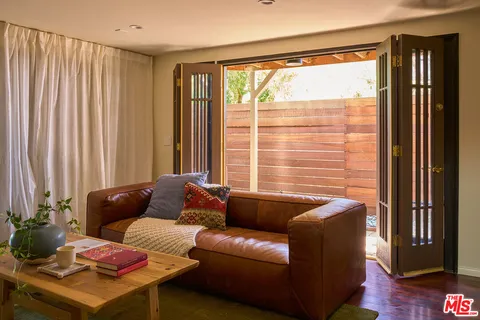 $1,950,000 | 948 Elyria Drive, Los Angeles, CA 90065