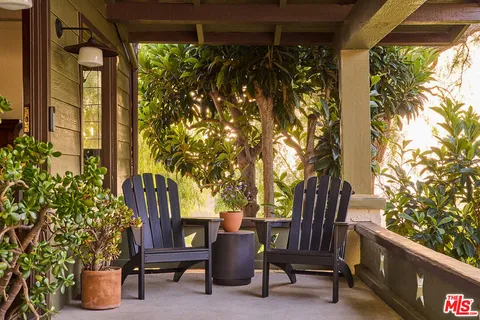 $1,950,000 | 948 Elyria Drive, Los Angeles, CA 90065