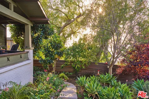 $1,950,000 | 948 Elyria Drive, Los Angeles, CA 90065