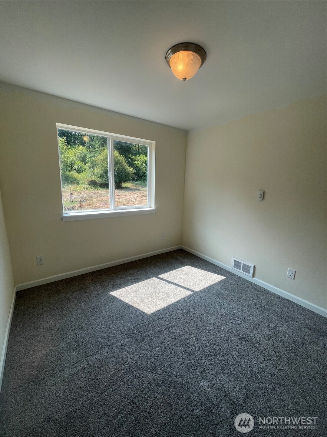397 Bunker And 0 Bunker Road Chehalis, WA 98532 - Photo 10 of 20 an empty room with a window