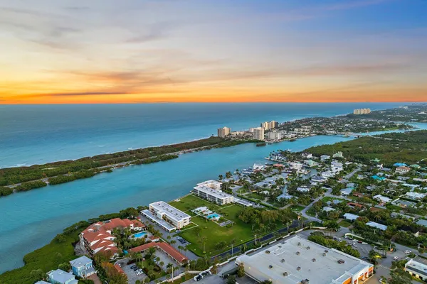 $719,000 | 100 Waterway Road, Unit E305, Tequesta, FL 33469