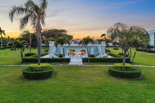 $719,000 | 100 Waterway Road, Unit E305, Tequesta, FL 33469