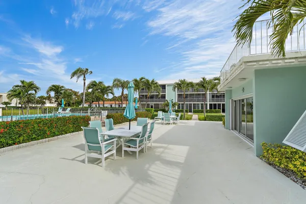 $719,000 | 100 Waterway Road, Unit E305, Tequesta, FL 33469