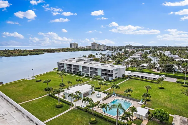 $719,000 | 100 Waterway Road, Unit E305, Tequesta, FL 33469