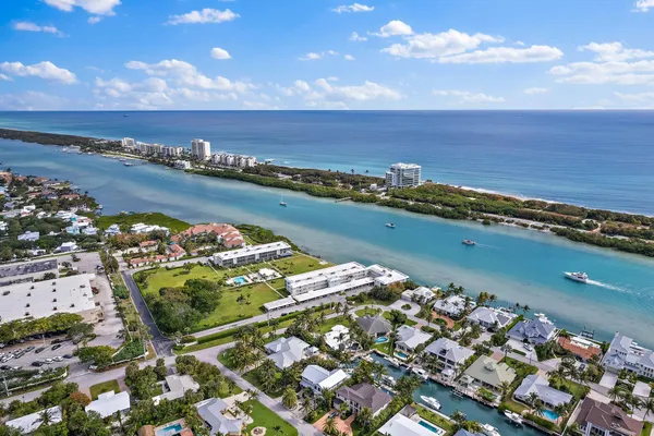 $719,000 | 100 Waterway Road, Unit E305, Tequesta, FL 33469