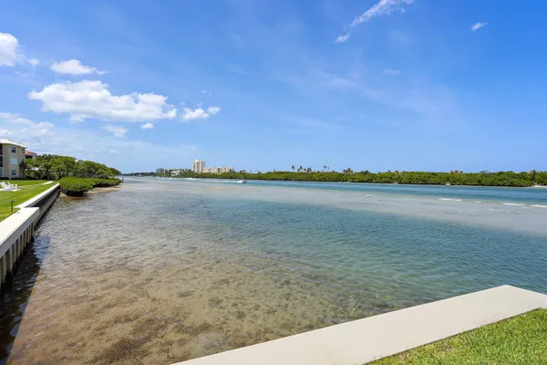 $719,000 | 100 Waterway Road, Unit E305, Tequesta, FL 33469