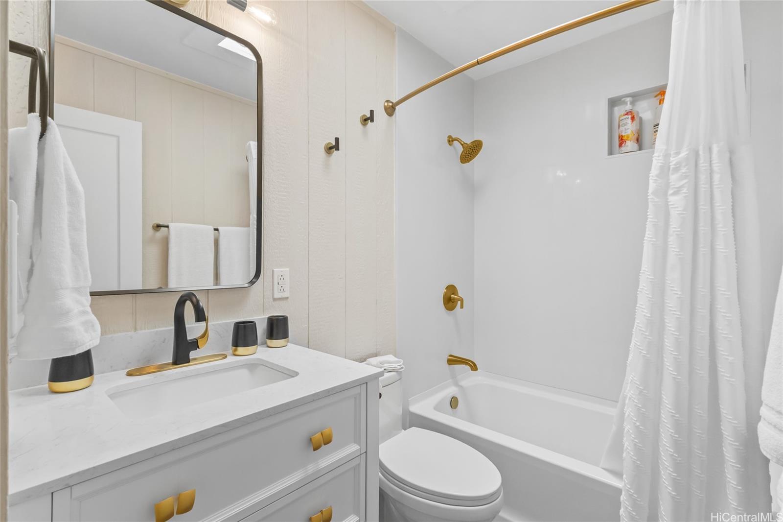 1358 Makaikoa Street Honolulu, HI 96821 - Photo 18 of 25 2nd Bath