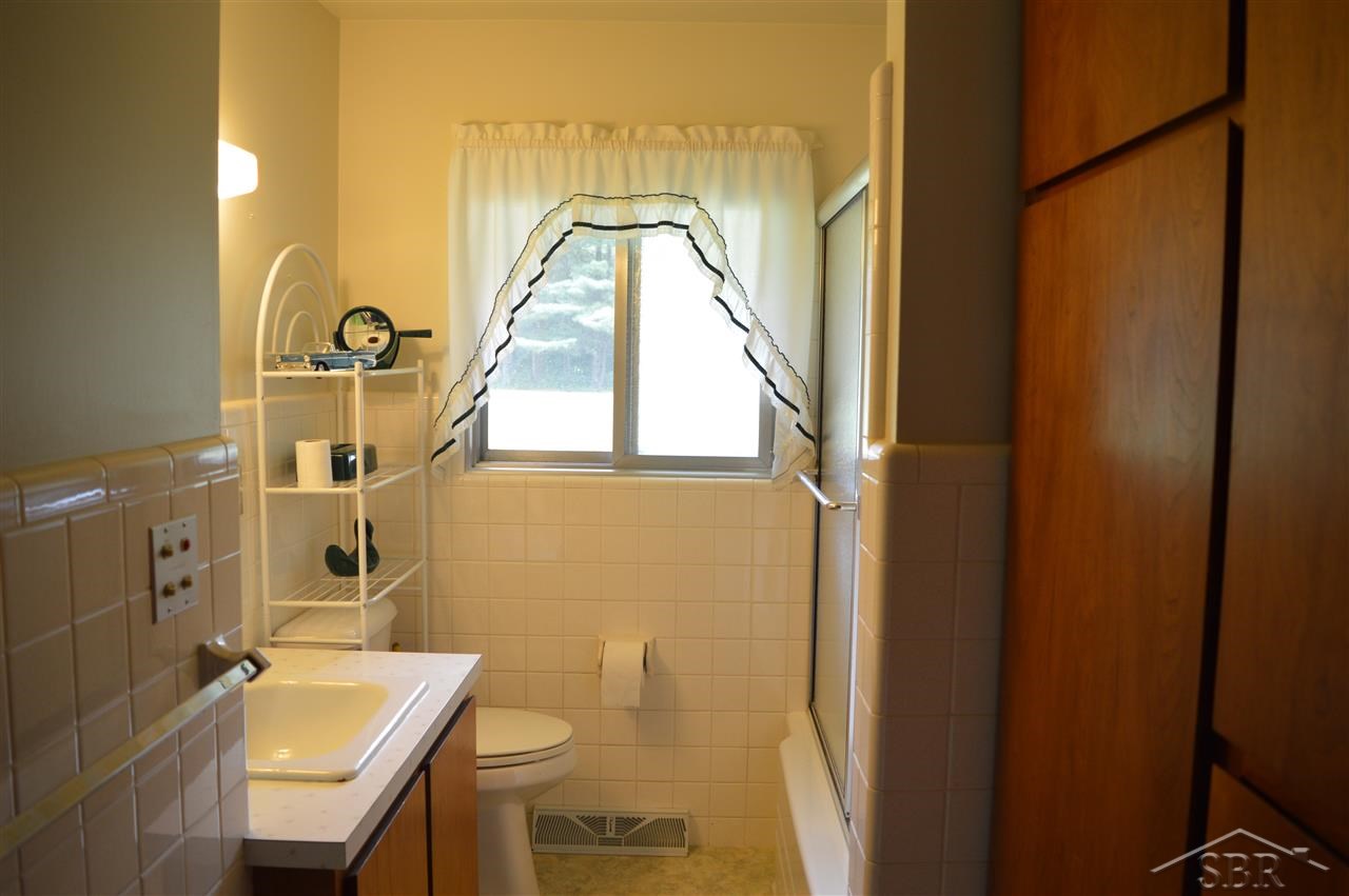 4961 Baker Road Bridgeport, MI 48722 - Photo 8 of 15 31227680-7.JPG