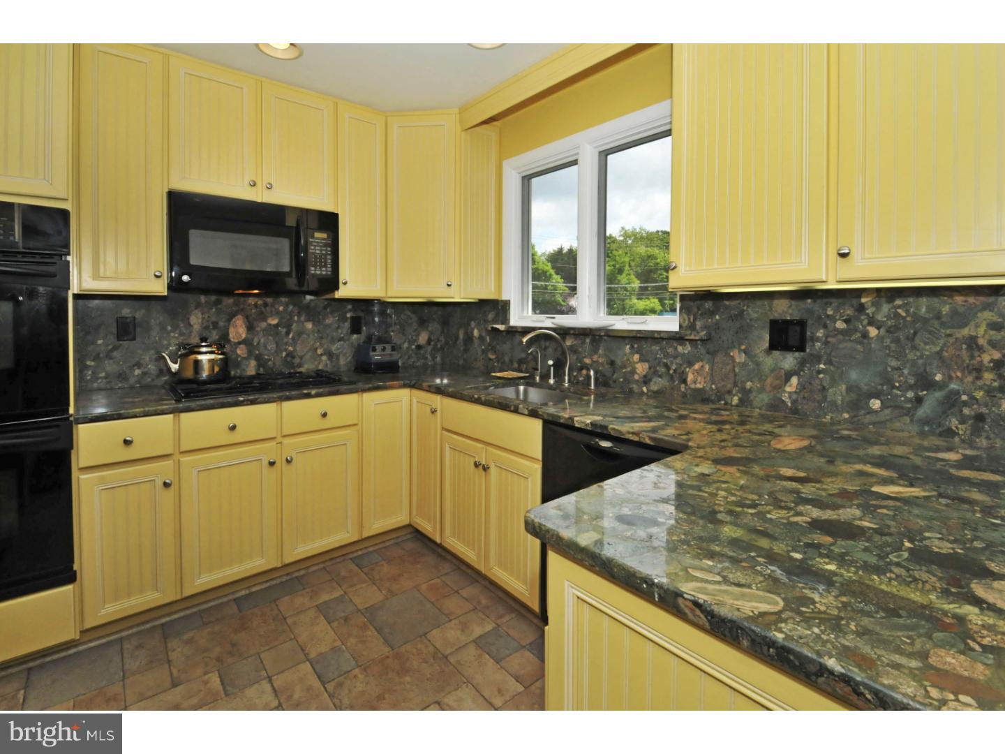 508 Ashbourne Road Cheltenham, PA 19012 - Photo 5 of 23 Kitchen