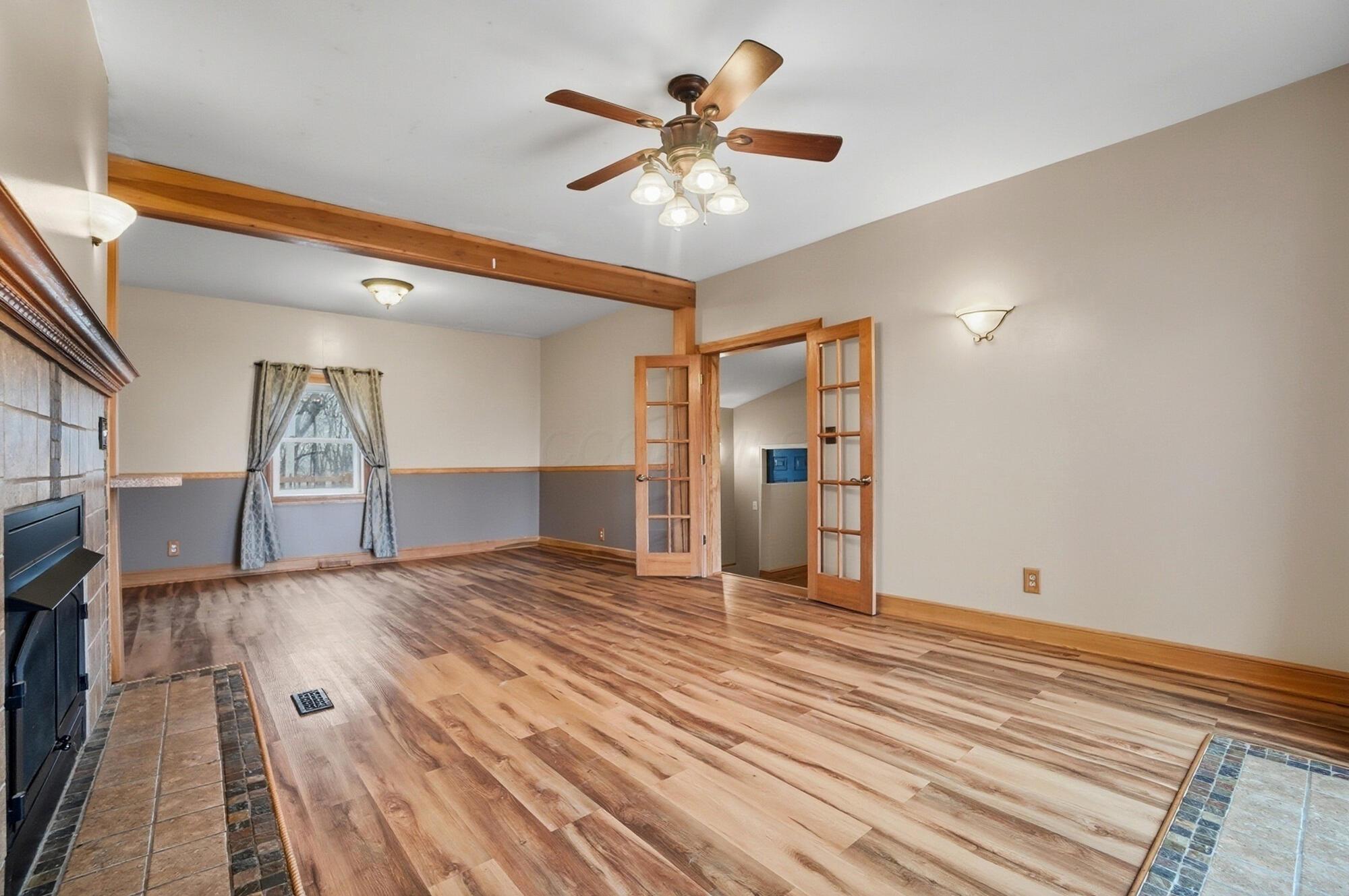 4840 Tschopp Road Northeast Lancaster, OH 43130 - Photo 13 of 58 Great Room - 4840 Tschopp Road NE, Lancaster, OH 43130