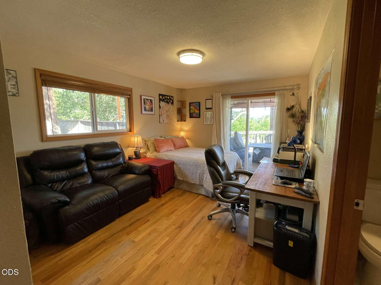 6085 Adams Road Talent, OR 97540 - Photo 12 of 40