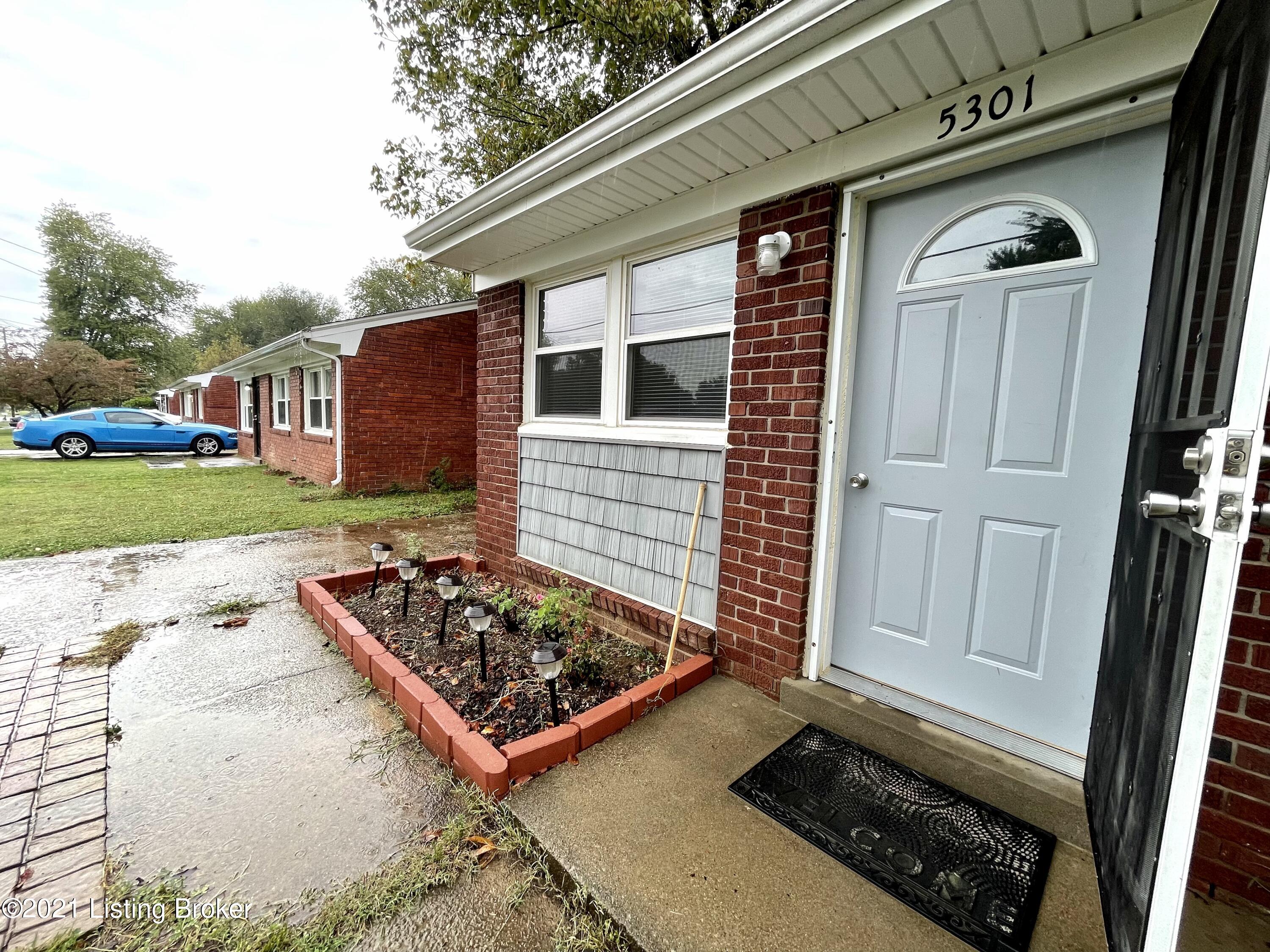 5301 Rural Way Louisville, KY 40218 - Photo 3 of 33 A2C555D3-0A23-4131-B4E4-F039610AF00C