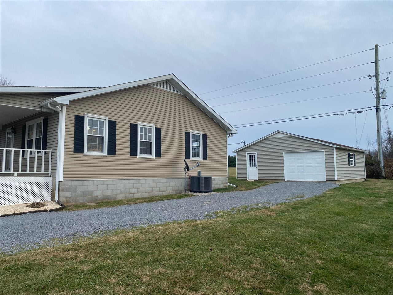 279 Carter Sims Road Bowling Green, KY 42104 - Photo 4 of 21 Gallery Image 4