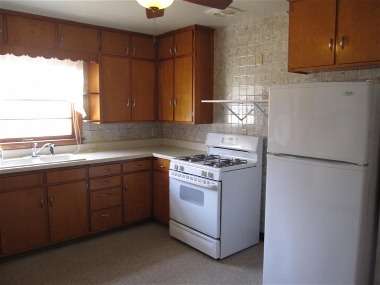 1024 25th Street Moline, IL 61265 - Photo 5 of 12 Gallery Image 5