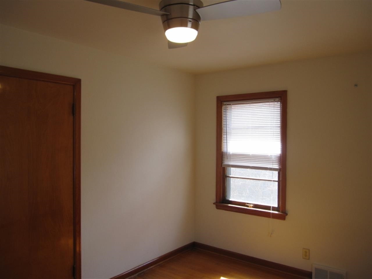 1024 25th Street Moline, IL 61265 - Photo 8 of 12 Gallery Image 8