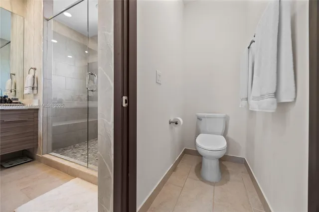 $1,180,000 | 15742 Northwest 88th Avenue, Miami Lakes, FL 33018