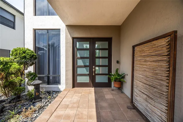 $1,180,000 | 15742 Northwest 88th Avenue, Miami Lakes, FL 33018