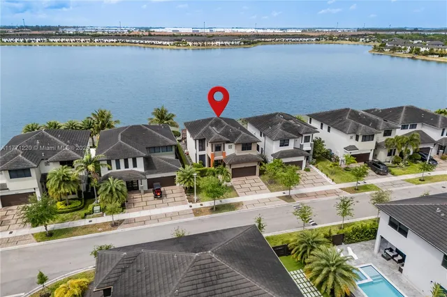 $1,180,000 | 15742 Northwest 88th Avenue, Miami Lakes, FL 33018