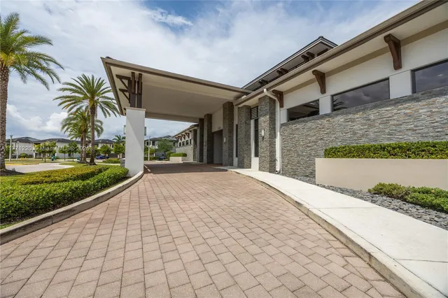 $1,180,000 | 15742 Northwest 88th Avenue, Miami Lakes, FL 33018